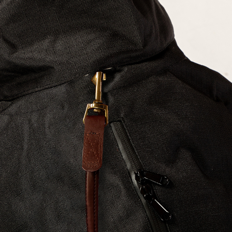 Trou pour attacher au collier