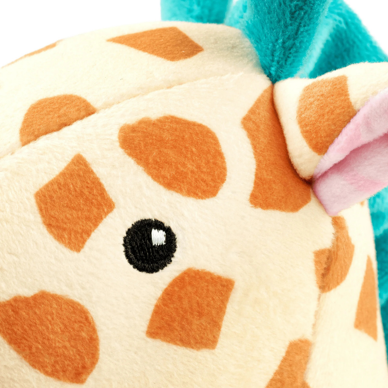Peluche pour chien Jerry la girage zoom sur la tête de la peluche