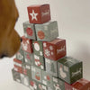 Chien qui renifle le calendrier de l'avent
